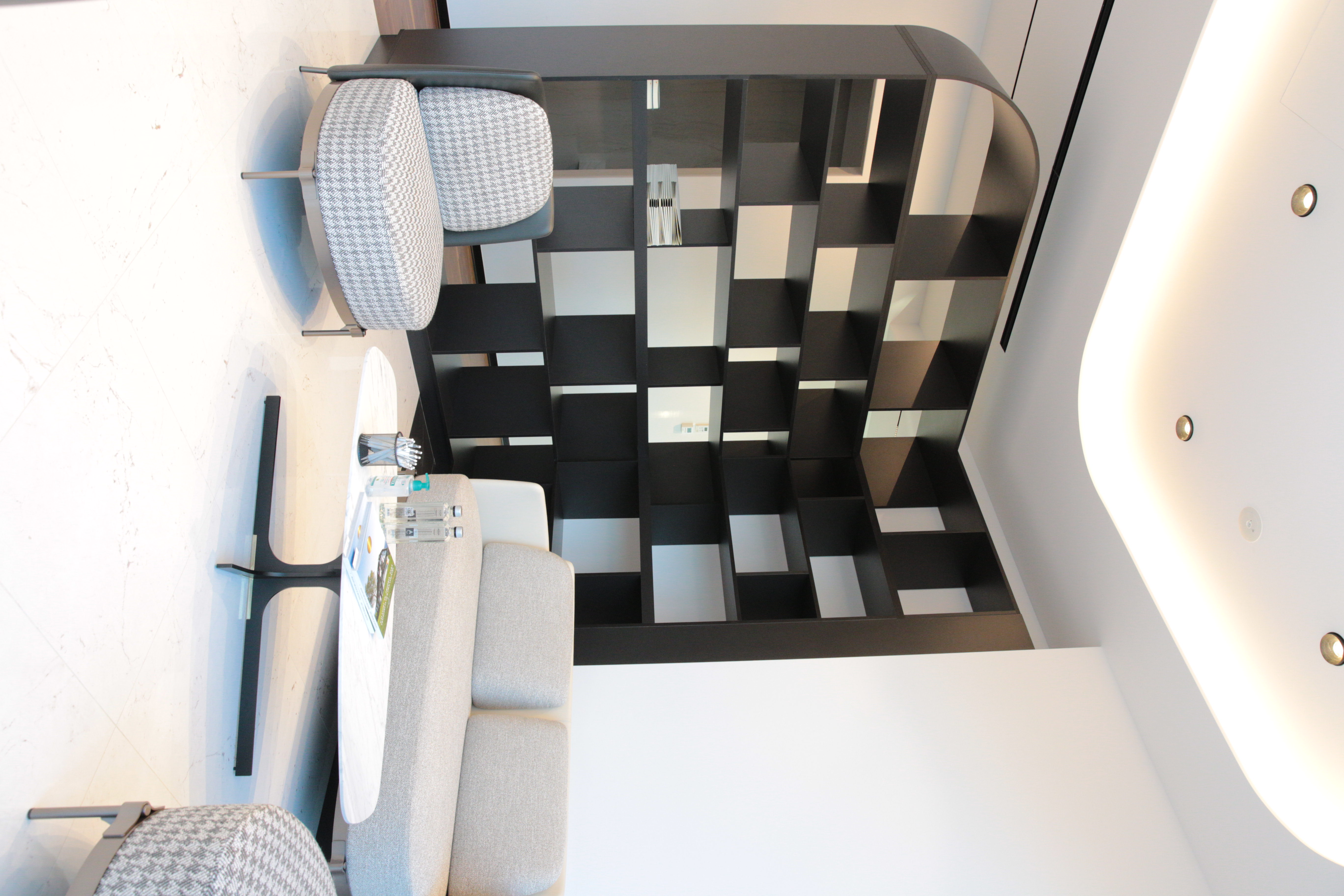 Showroom One United Properties, Bucuresti