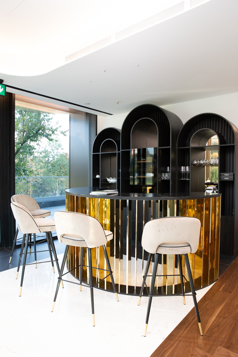 Showroom One United Properties, Bucuresti